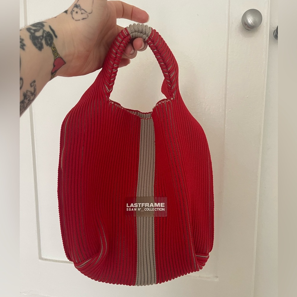 DEACTIVATING IN ONE DAY :) Last Frame red x beige bag